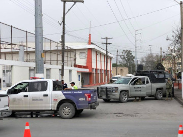 Trasladan a 300 migrantes a la Ciudad de México