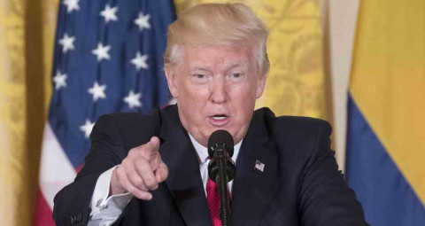 Trump ordena hacer cambios tácticos para acabar con el EI 