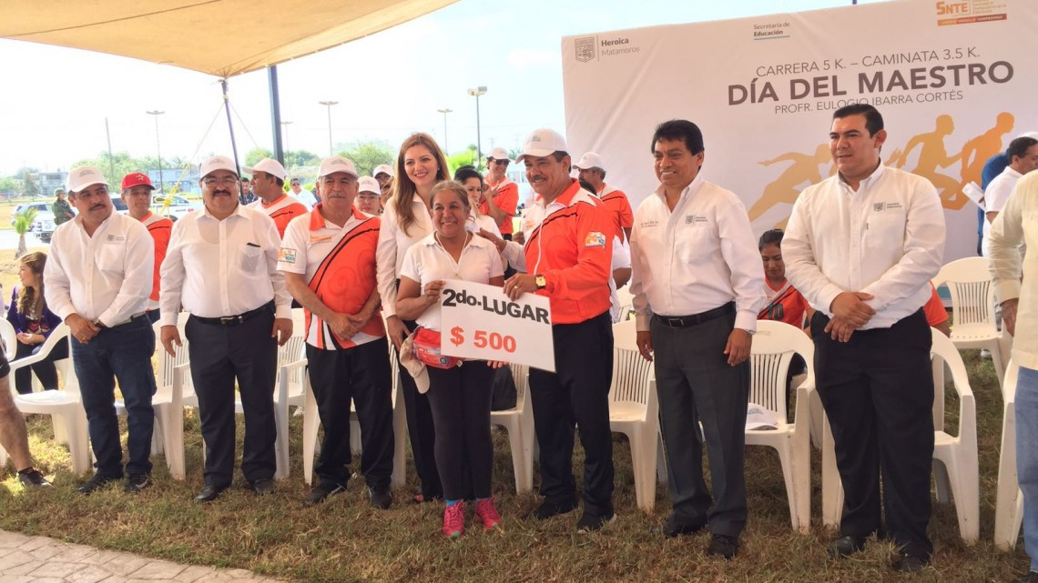 Maestros celebran su día con tradicional carrera 