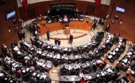 Designan a Eduardo Ramírez como presidente de la mesa directiva del Senado de la República