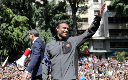 Tribunal venezolano ordena captura de Leopoldo López