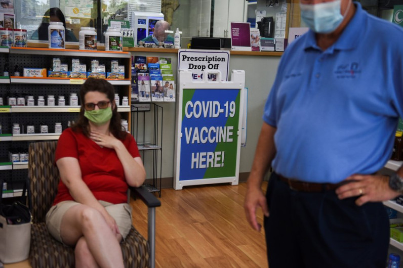 Más de un millón de estadounidenses se aplicaron tercera dosis antes de su aprobación