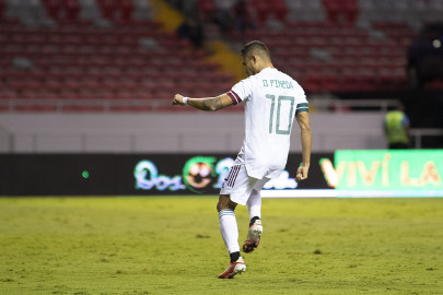 México vence a Costa Rica y lidera el Octagonal de CONCACAF