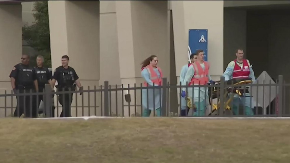 Militar saudí mata a 3 personas en base naval de Florida