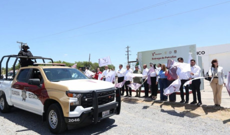 Entrega gobernador de Tamaulipas nuevos vehículos para seguridad pública