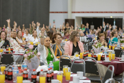 Celebra y reconoce SET a madres trabajadoras