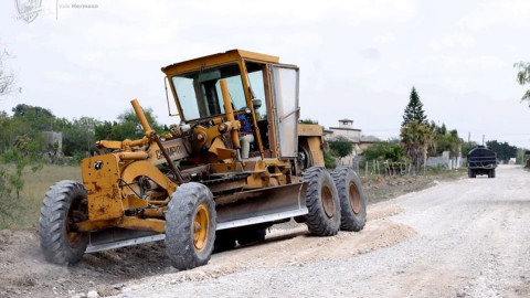 Trabajan en revestimiento de calles del municipio