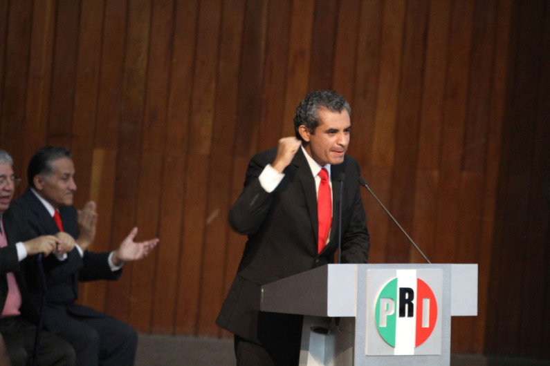 Nos apretaremos el cinturón ante alza de combustibles: Ochoa Reza