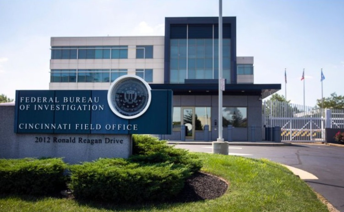 Irrumpe sujeto armado en las oficinas del FBI en Ohio