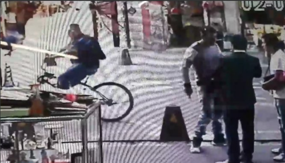 Detienen a asaltante captado por cámaras del C2 en Centro Histórico de CDMX