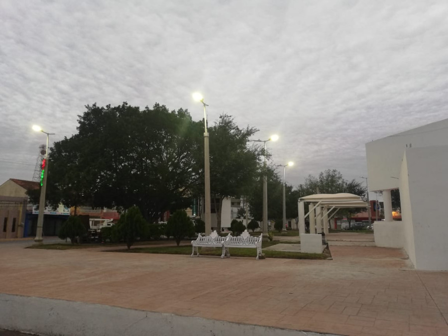 Municipio alumbra y embellece sitios de convivencia pública