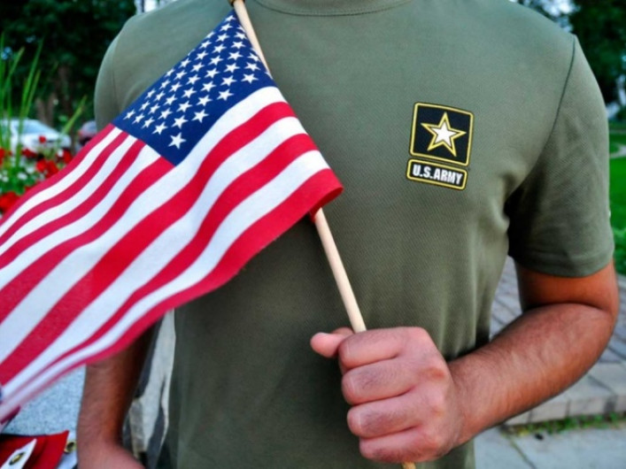 Suspende Ejército despidos de reclutas migrantes