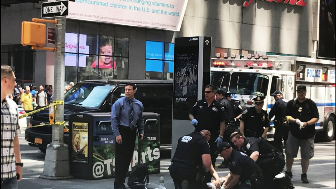 Auto arrolla a 22 personas y mata a una en Times Square