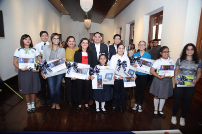 Premia Gobierno de Tamaulipas a ganadores de concurso de dibujo infantil 