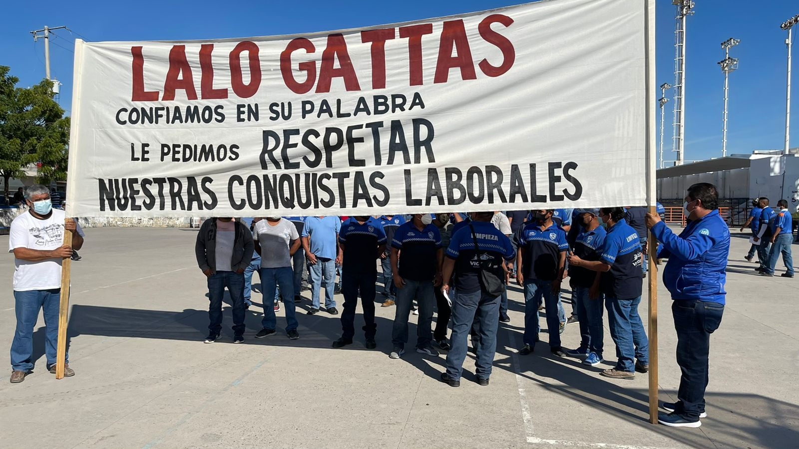 Marchan sindicalizados contra Lalo Gattás por incumplir acuerdos 