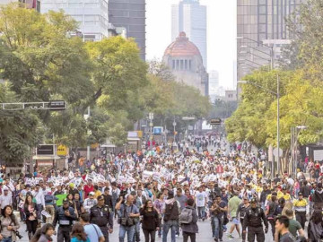 Protestan en 10 estados contra alza a gasolinas