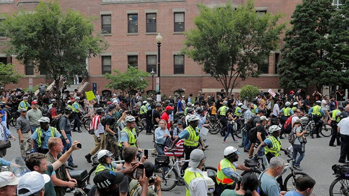 Supremacistas blancos se manifiestan en Washington