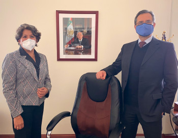 Esteban Moctezuma inicia transición en la SEP con Delfina Gómez