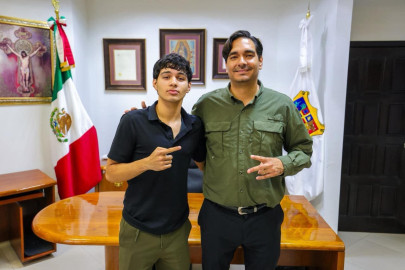 Presidente Carlos Peña Ortiz felicitó al joven boxeador Gerardo "El Bendito" Estopellán