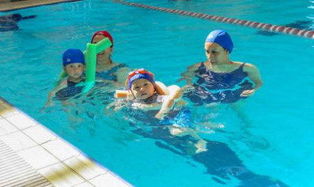 Inician cursos de natación
