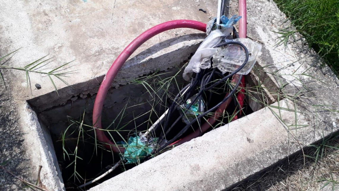 Cables de alta tensión en el piso ponen en riesgo a habitantes de fraccionamiento de Altamira