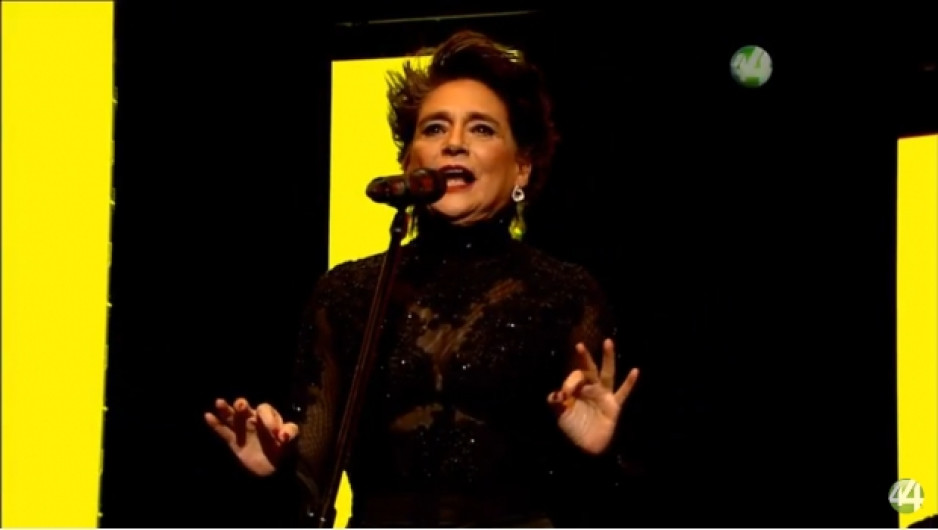 Ofelia Medina da discurso antitrump en FICG 