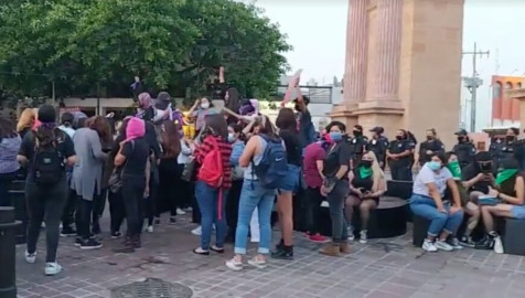 Alcalde de León se disculpa públicamente con víctimas de acoso policial 