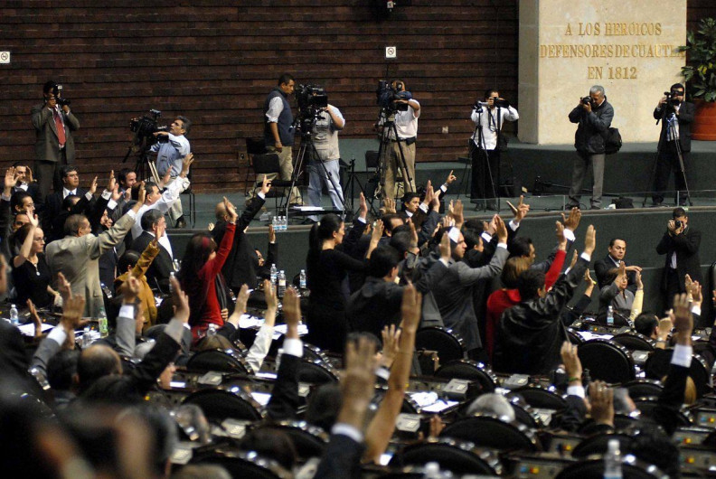 Aprueban "Ley Federal de Telecomunicaciones y Radiodifusión"