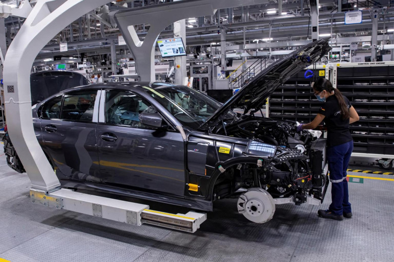 EU aplaza aranceles a México y Canadá en sector automotríz