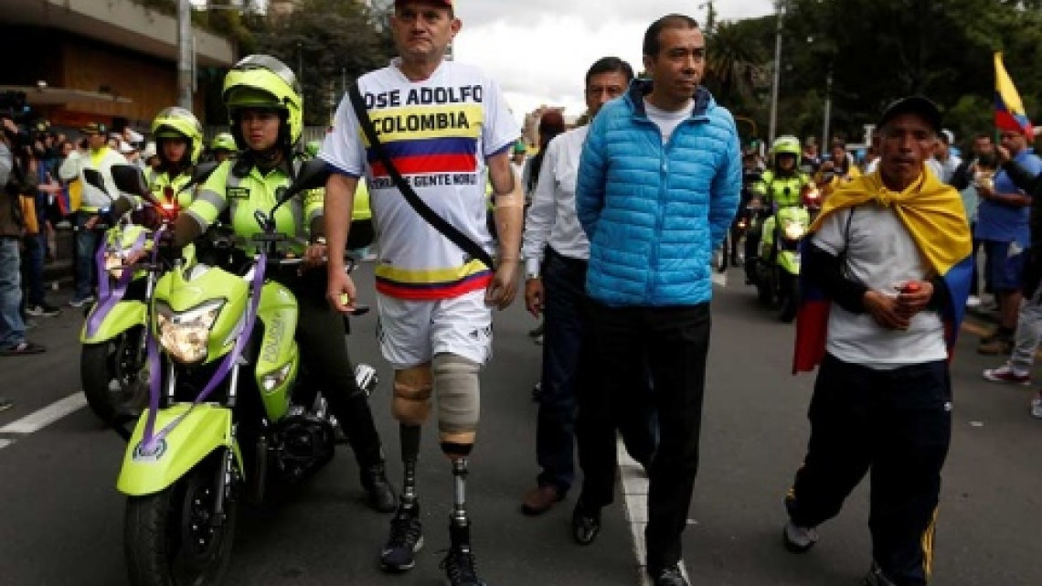 Marchan por la paz en Colombia