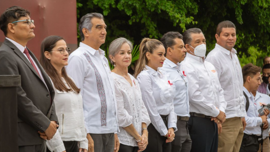 Realiza gobernador compromiso con la educación 