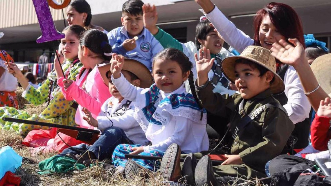 Gran ambiente en el desfile de la Revolución Mexicana 