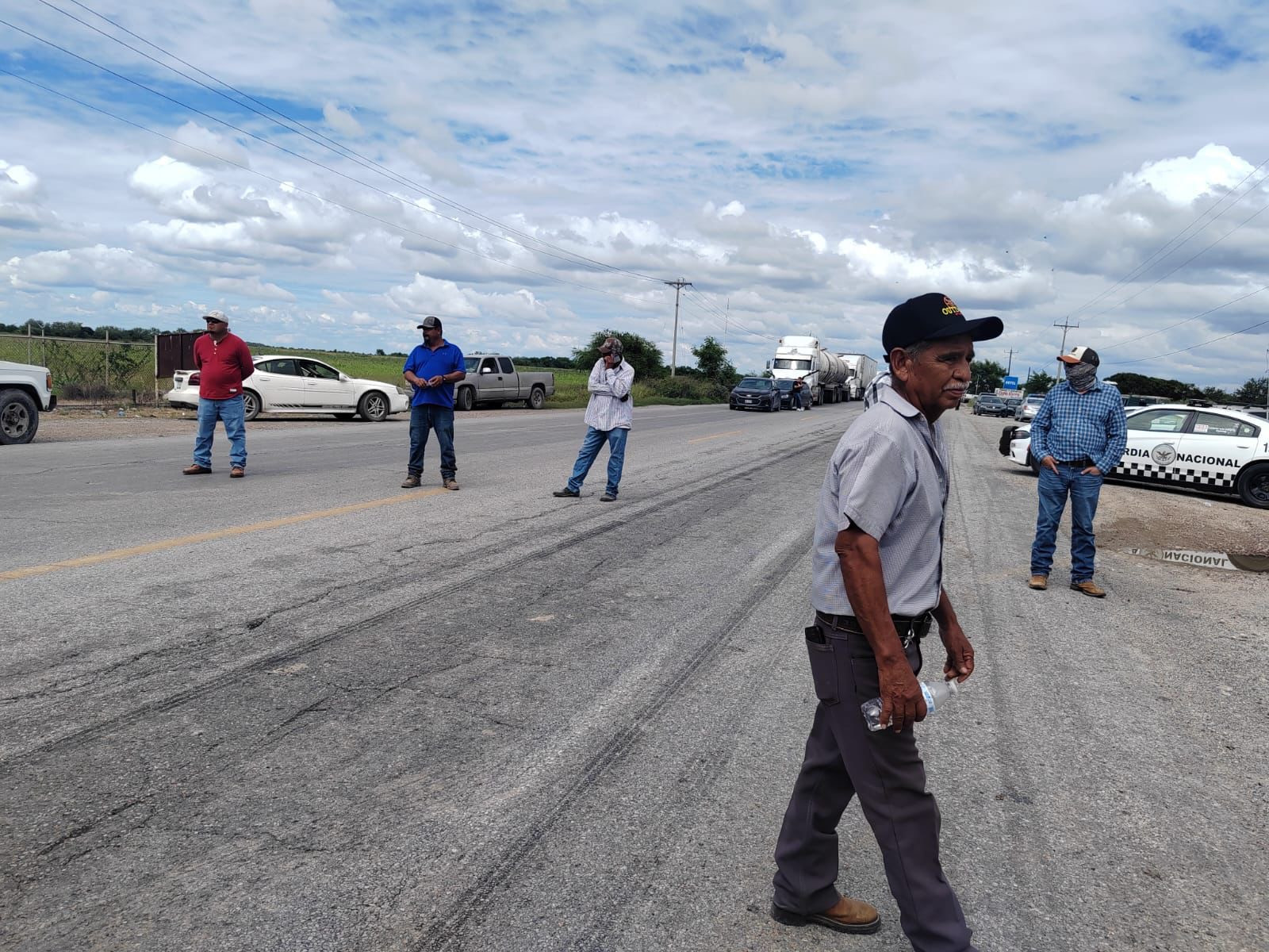 Gobierno de Tamaulipas mantiene diáologo con productores por bloqueo