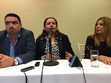 Trata Donald Trump como piñata a los soñadores