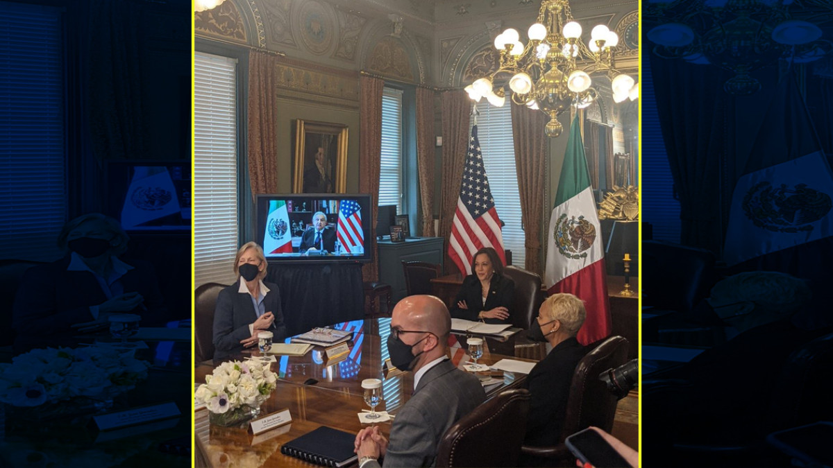 Sostienen Kamala Harris y AMLO encuentro virtual por temas migratorios