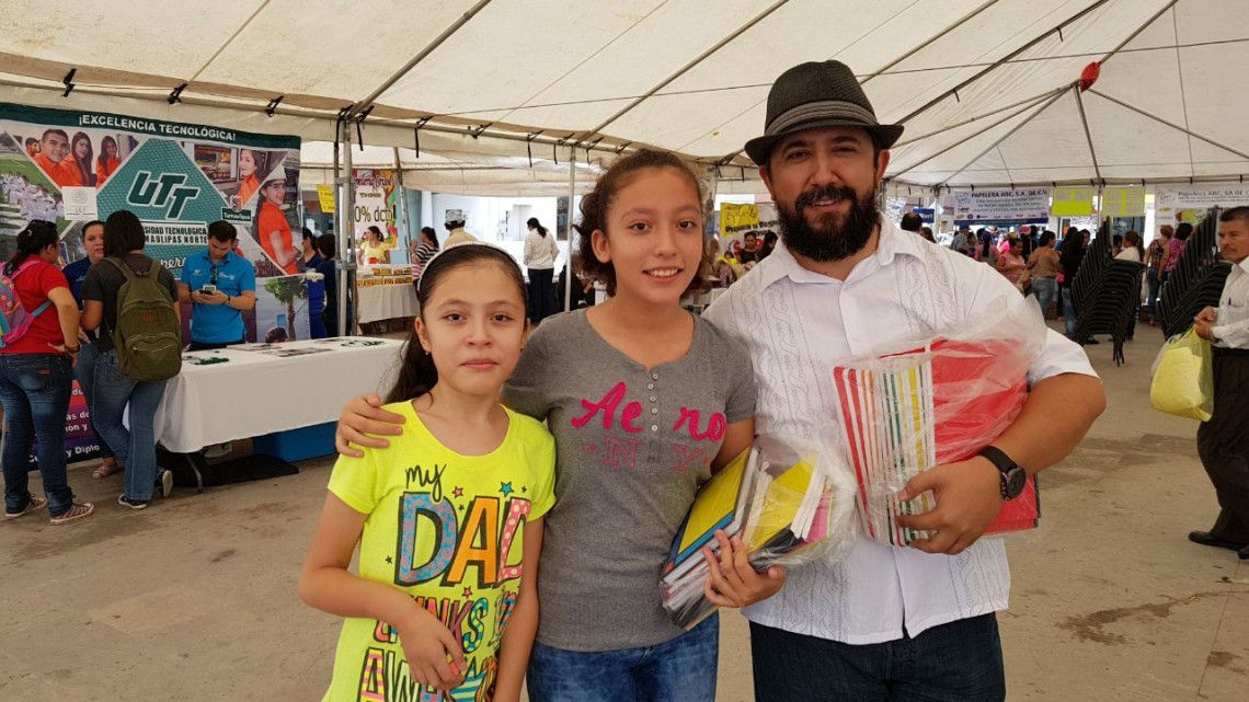 Realizan "Feria de Regreso a Clases 2017"