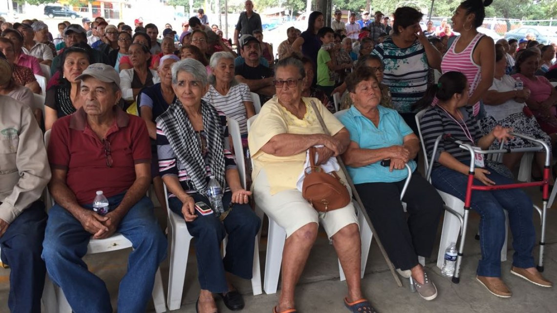 Entregan aparatos funcionales a personas de escasos recursos