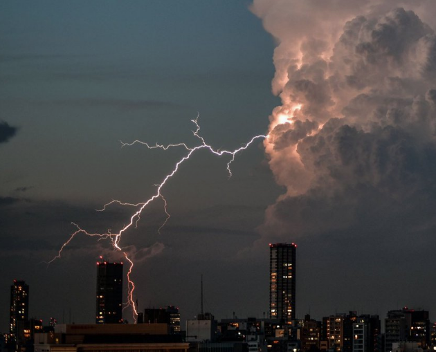 #Galería Las espectaculares tormentas eléctricas en Japón, Italia y España