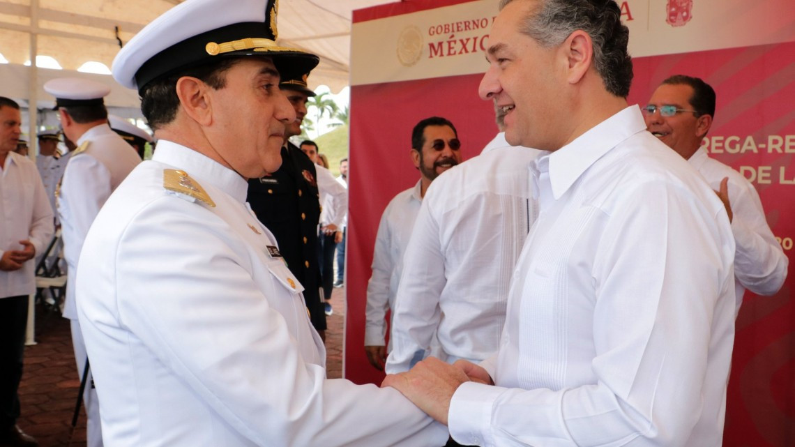 Asiste alcalde a toma de protesta del Vicealmirante Flavio del Ángel García