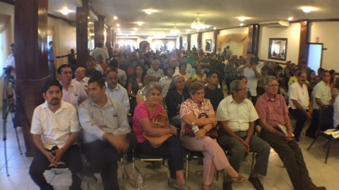 Pedro Salmerón presenta Los Carrancistas en Madero 