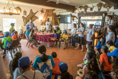 Conviven Gobernador y Presidenta del DIF Tamaulipas con niñas y niños en el primer campamento “Tortugas”