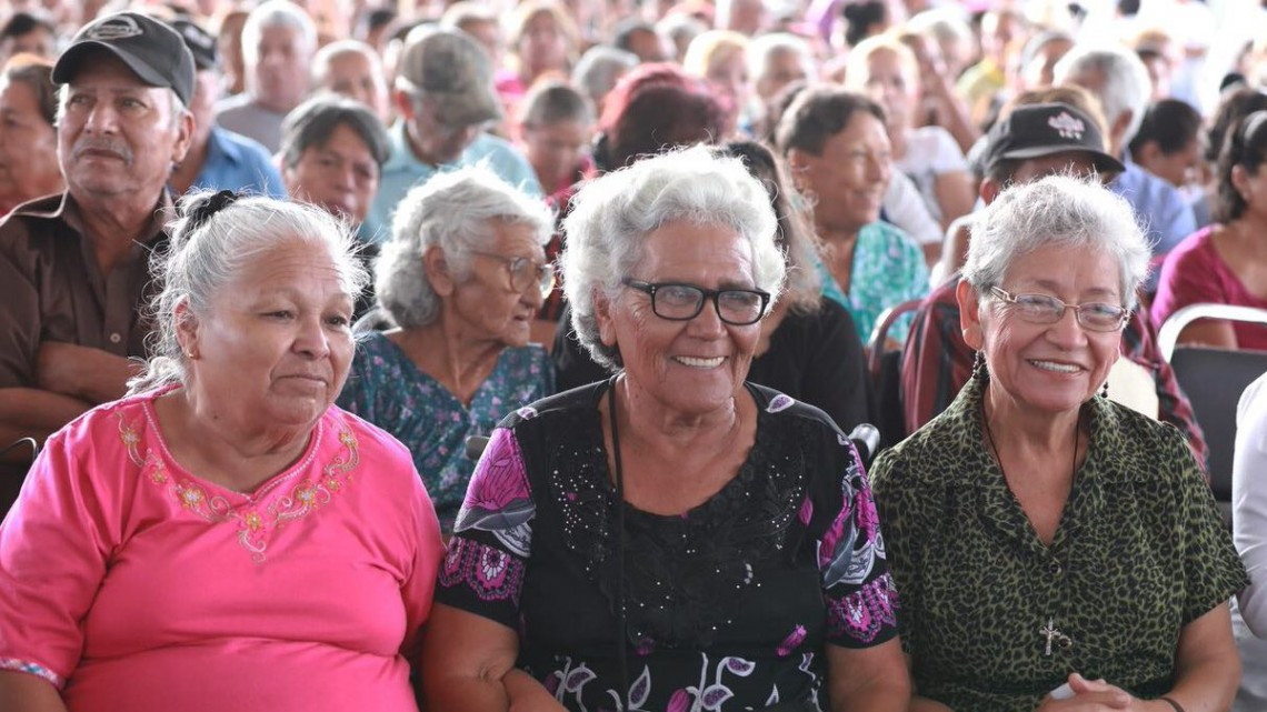 Entrega CDV apoyos del programa “Bienestar para Personas Mayores”