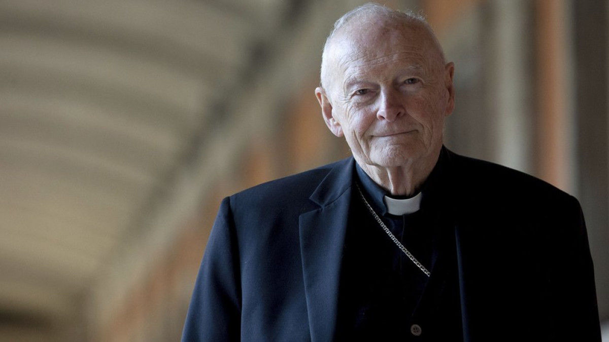 Ex cardenal Theodore McCarrick fue acusado de asalto sexual contra un menor en EEUU