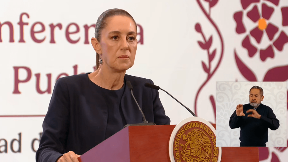 Sheinbaum felicita a maestros en su día; alista aumento y otros beneficios