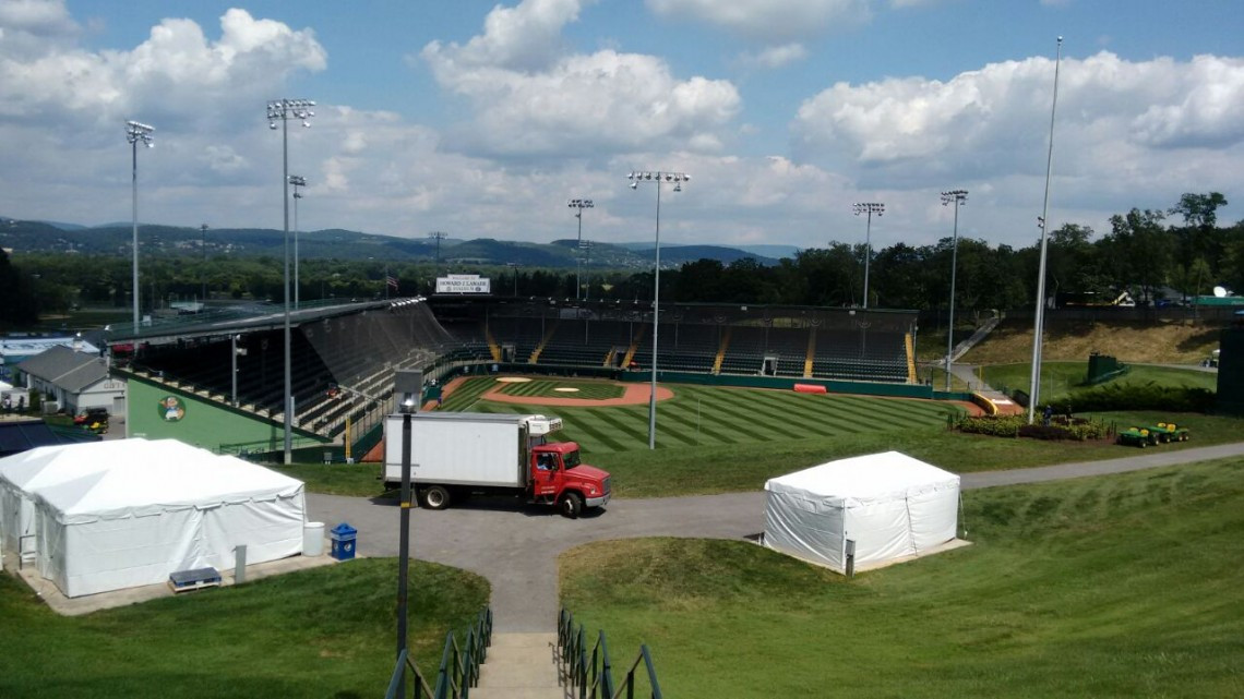 Llegan a Williamsport familiares de jugadores de la Treviño Kelly