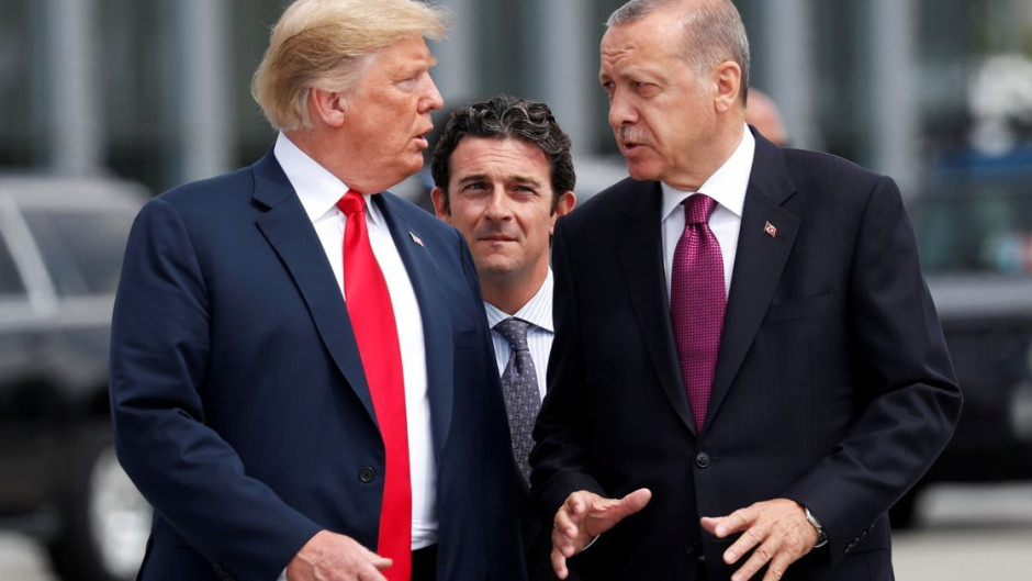 Trump duplica aranceles a Turquía, Erdogan amenaza con represalias
