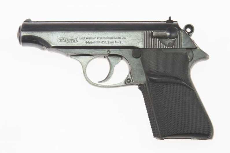 Pistola de Sean Connery en James Bond se vende en cifra récord durante subasta