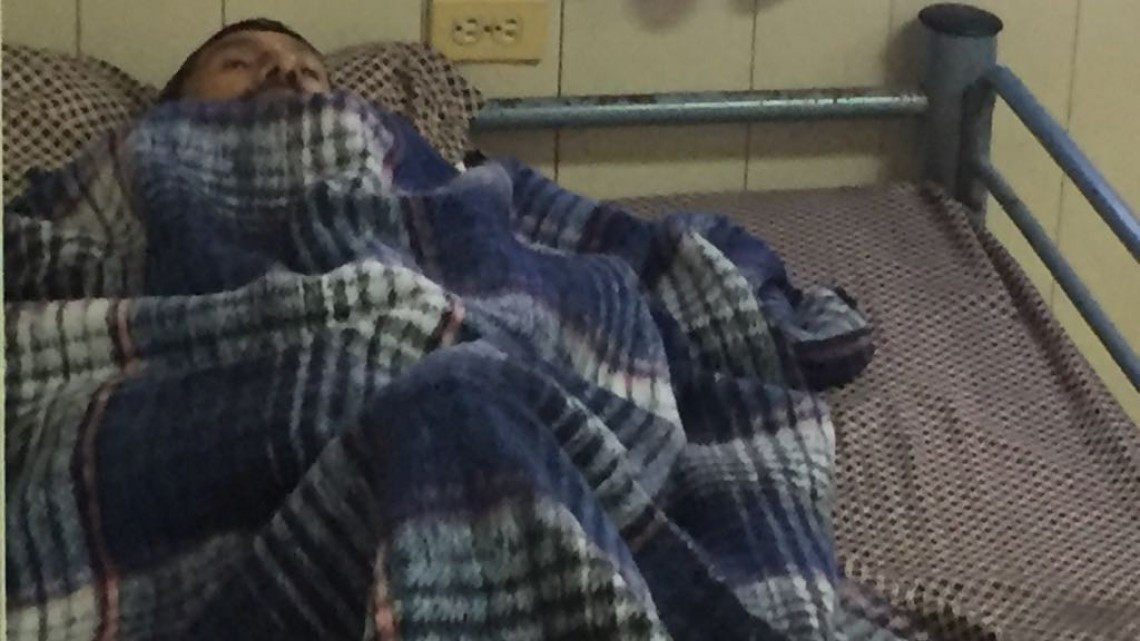 Salen a trabajar hasta con la cobija por bajas temperaturas