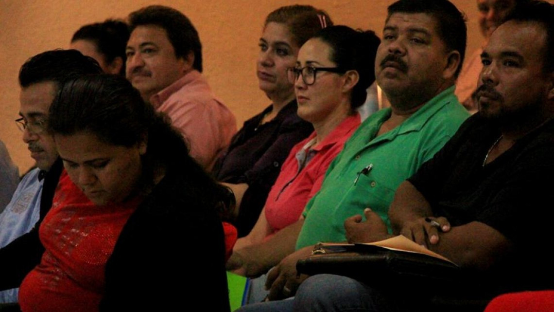 Realizan conferencia para empleados del Ayuntamiento