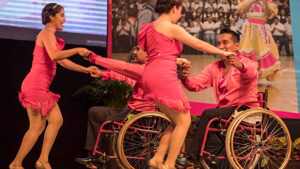 Con la participación de personas con discapacidad se realiza “Talento DIF” 